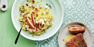 Frischer Couscous-Salat mit Äpfeln und Feta.