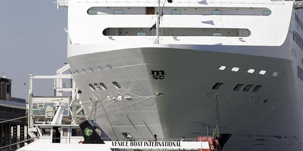 Venedig wird künftig Kreuzfahrtschiffe in der Nähe des Markusplatzes nicht mehr gestatten. (Archivbild)