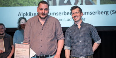 Ein sicherer Wert an der Olma: Marco Luchsinger (links), der von Marco Bolt sein verdientes Diplom erhält.