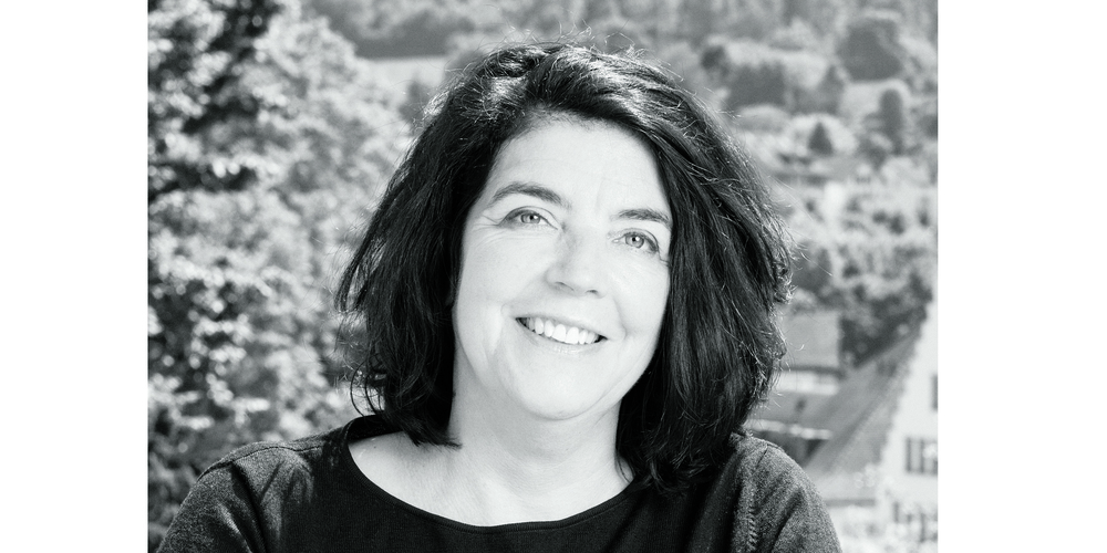 Annina Keller prägt die Schaffhauser Kulturszene seit vielen Jahren.  Jetzt hat die Kommunikationsexpertin ihren ersten Roman veröffentlicht.