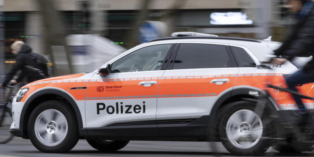 Ein Touristenbus prallte am Dienstagmittag in das Kunsthaus Zürich. Die Stadtpolizei Zürich schliesst ein medizinisches Problem beim Chauffeur nicht aus. (Symbolbild)