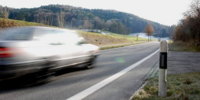 Der 30-jährige Verkehrsteilnehmer war in einer 80-er Zone mit 130 km/h unterwegs.