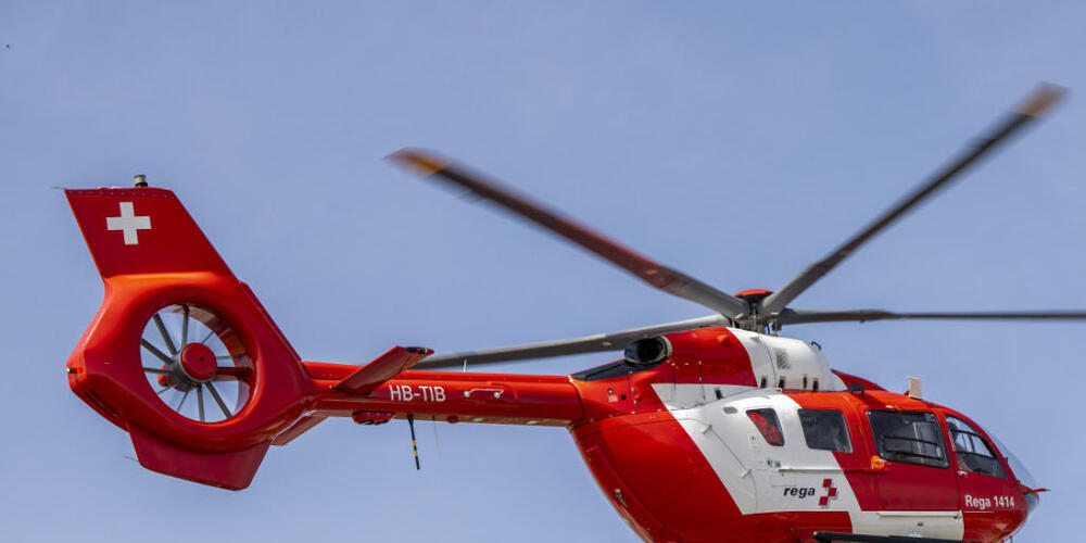 Weil die Gruppe in unwegsamen Gelände unterwegs war, musste die Rega ausrücken und die verunfallte Kletterin bergen. (Symbolbild)