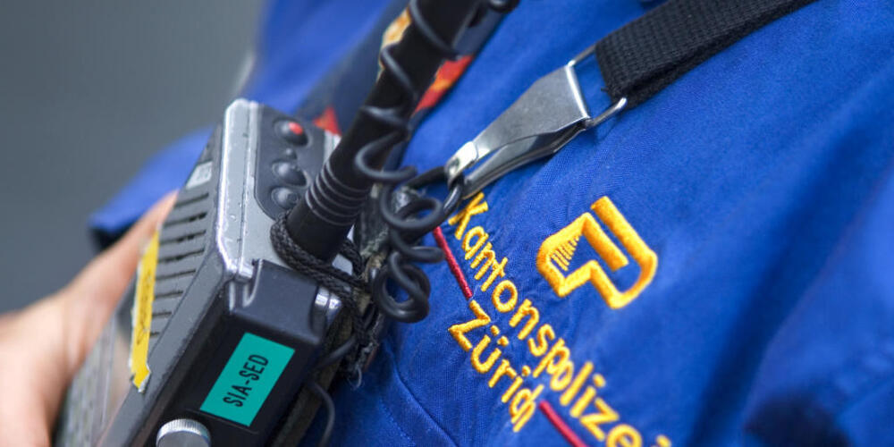 Ein 34-jähriger Mann ist am Sonntagmorgen in Rümlang in einem Nachtclub mit einer Stichwaffe verletzt worden. (Archivbild)