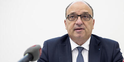 Für den Aargauer Finanzdirektor Markus Dieth (Mitte-Partei) ist die Rechnung erneut aufgegangen: Die Gemeinden haben 2024 mehr Steuern eingenommen, obwohl die Gewinnsteuer gesenkt und die Abzüge erhöht wurden. (Archivbild)