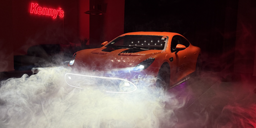 Nicht Schall und Rauch, sondern Realtiät - der Mercedes AMG GT XX landet im Kenny's Autocenter in Dietlikon