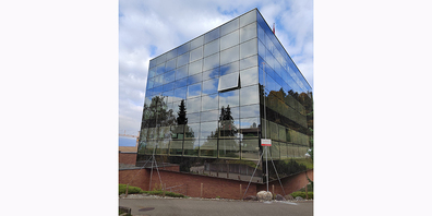 Die oberen Stockwerke des gläsernen Annexbaus des Vögele Kulturzentrums in Pfäffikon sollen einem Neubau weichen. 