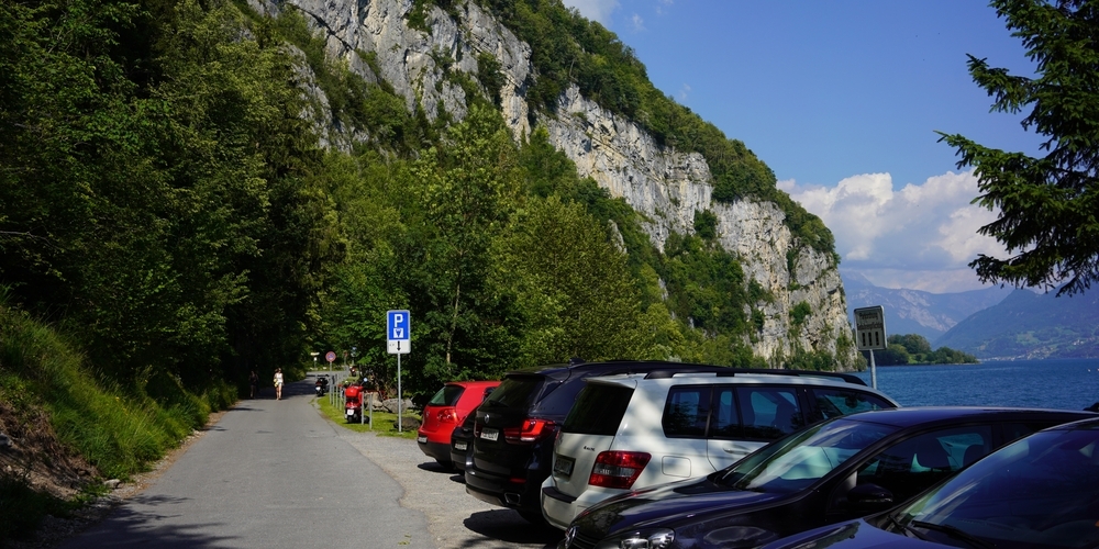 An der Betliserstrasse sollen einzelne Parkplätze entfallen und ein Parkierverbot mit Ausnahme signalisierter Parkfelder gelten. (Archivbild)