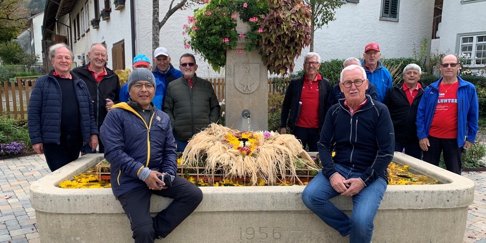 Männerturner aus Schmerikon in Osterfingen.