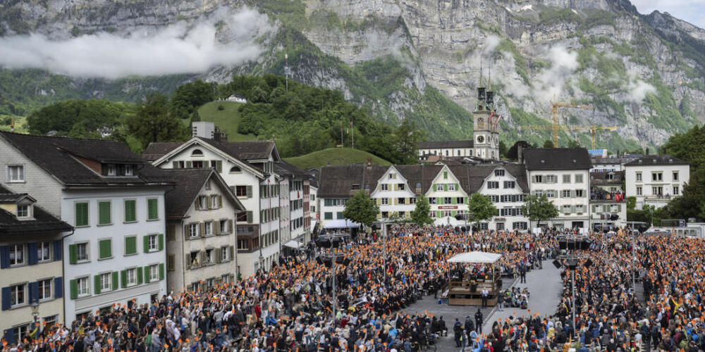 Die Glarner Regierung sagt "Ja, aber" zum EU-Vertragspaket. Ausschlaggebend ist der Schutz der Glarner Landsgemeinde. (Archivbild)