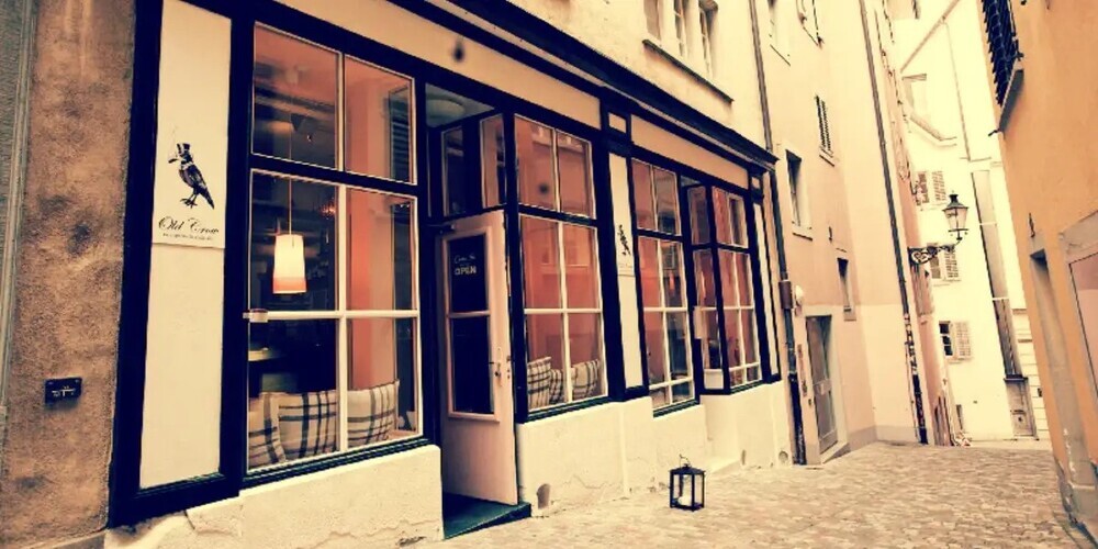 Hotspot für kultiviertes Trink-Vergnügen: Die Old Crow Bar an der Schwanengasse.