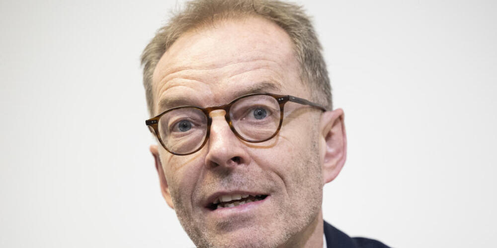 Der Zürcher Finanzvorsteher Daniel Leupi (Grüne) steigt neu mit einem Minus von fast 380 Millionen Franken in die Budgetdebatte. (Archivbild)