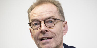 Der Zürcher Finanzvorsteher Daniel Leupi (Grüne) steigt neu mit einem Minus von fast 380 Millionen Franken in die Budgetdebatte. (Archivbild)