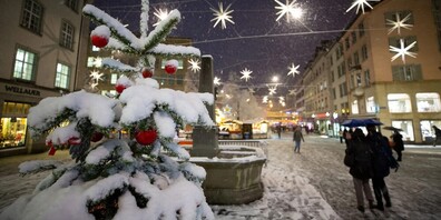 Glühwein und Verpflegung gibt es weiterhin an den vertrauten Standorten rund um das Vadian-Denkmal