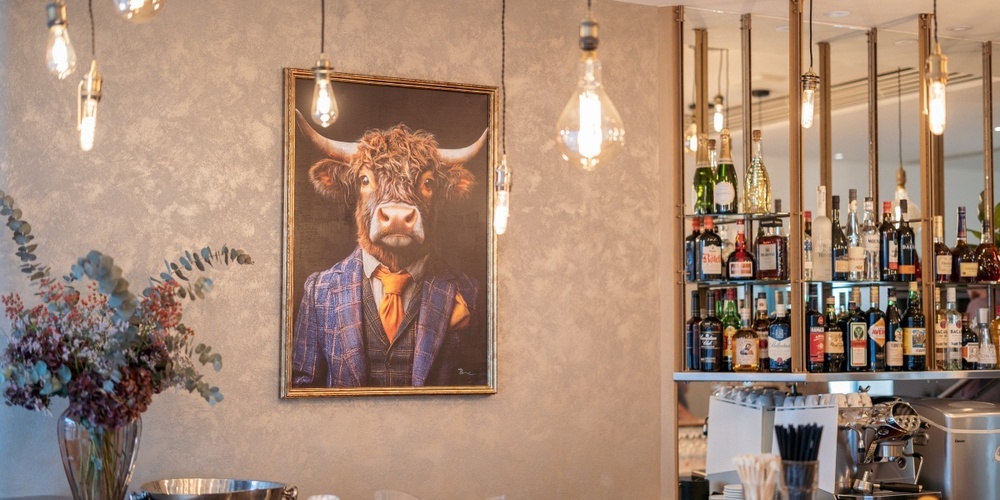 Die neu gestaltete Bar im Restaurant Ochsen, einem der ältesten Häuser Usters.