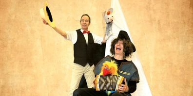 Das Theater Pomodori spielt «Baldur, der Buchstabenpirat» in der Stadtbibliothek Katharinen.