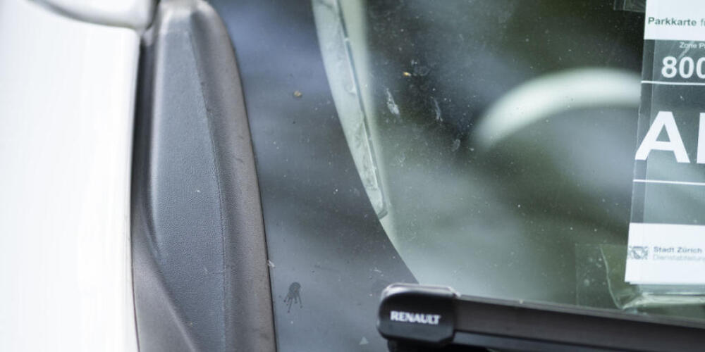 «Das Trottoir ist kein Parkplatz»: Fussgänger- und Sehbehindertenverbände rekurrieren gegen die neue Parkkartenverordnung der Stadt Zürich. (Symbolbild)