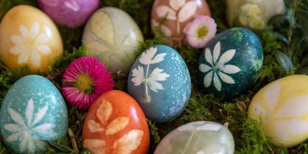 Ostereier kann man auch mit Naturstoffen färben