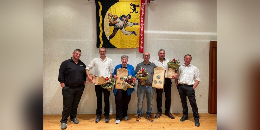 Neuer-Vorstand-Neue-Ehrenmitglieder