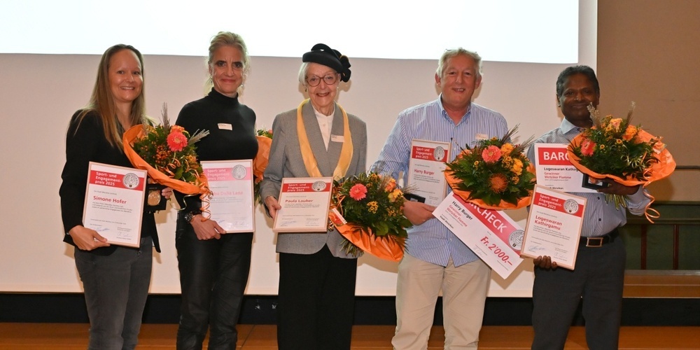 Die Preisträgerinnen und Preisträger der «Wetziker Flamme» 2025 (v.l.n.r.): Simone  Hofer, Kaba Dalla Lana, Paula Lauber, Harry Burger und Logeswaran Kathirgamu.