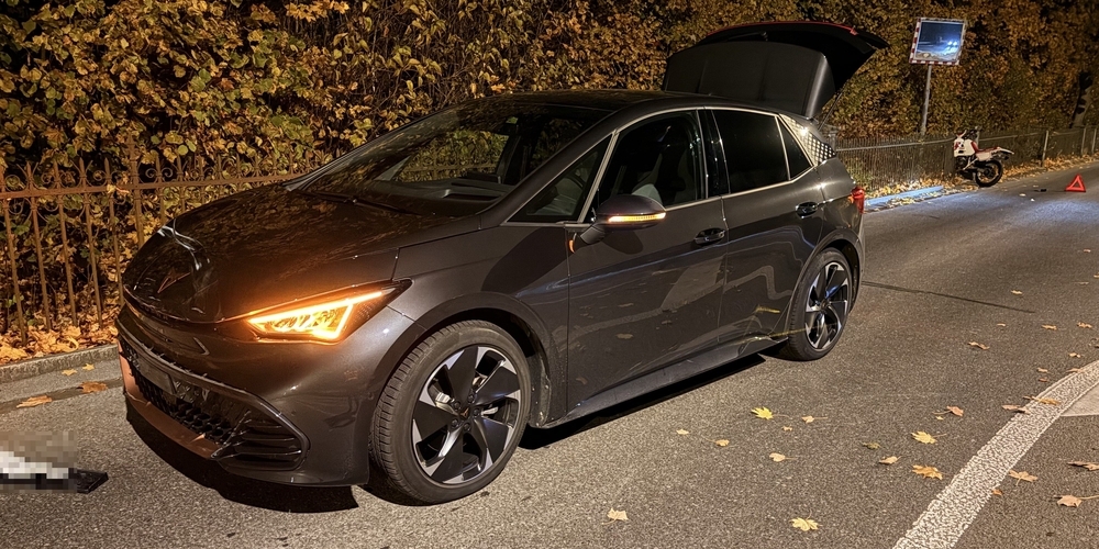 Die Autofahrerin bog von der Mühlaustrasse in die Gasterstrasse ein, wo es zur Kollision mit dem in dieselbe Richtung fahrenden Motorrad kam.
