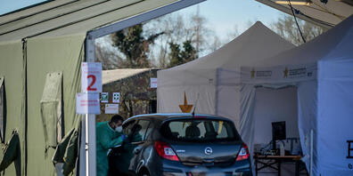 Bisher wurden in Italien mehr als 11 Millionen Dosen Corona-Impfstoff gespritzt - hier in einer Drive-Thru-Impfstation in Mailand. Foto: Claudio Furlan/LaPresse via ZUMA Press/dpa