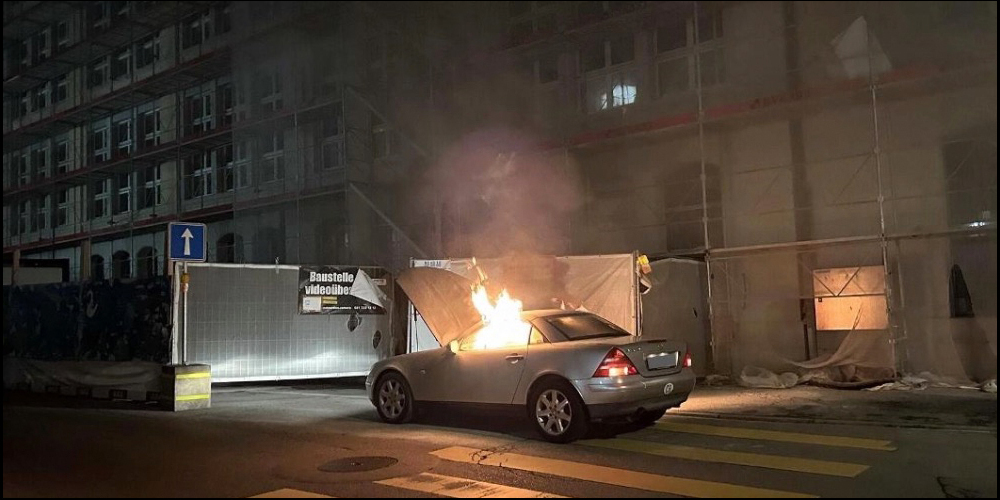 Während den Löscharbeiten und der Fahrzeugbergung wurde die Klosterstrasse für eine Stunde und zwanzig Minuten gesperrt.