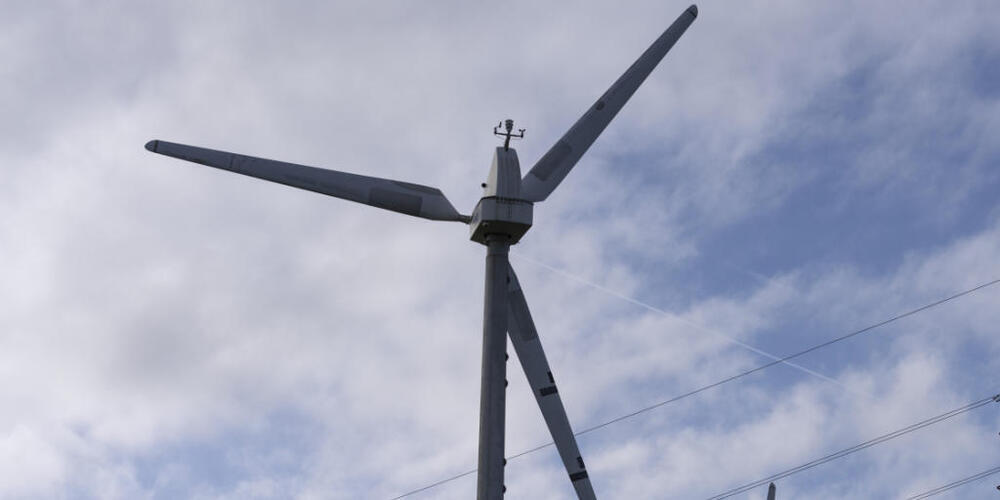 Das Amt für Raumentwicklung und Geoinformation kommt in einer Einschätzung zum Schluss, dass Abstandsbestimmungen zu Windenergieanlagen in einem kommunalen Baureglement nicht genehmigungsfähig seien. (Symbolbild)