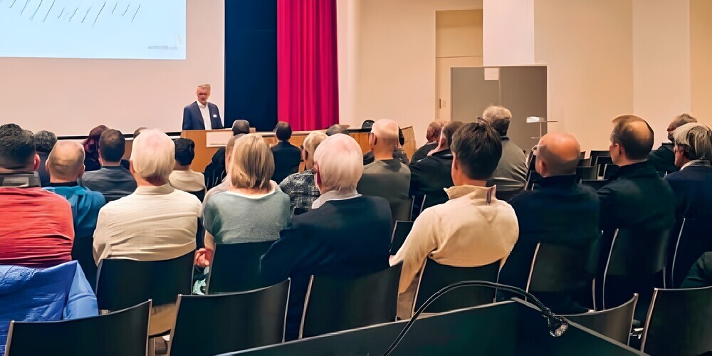 Die Bürgerinformation fand in der Aula der Oberstufe Grünau statt