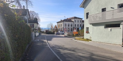 Die Situation an der Eichholzstrasse - Wallenbachstrasse ist nach Ansicht vieler besorgter Eltern unübersichtlich und gefährlich.