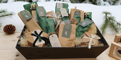 24 Adventspäckli von regionalen Produzent versüssen das Warten auf Weihnachten. 