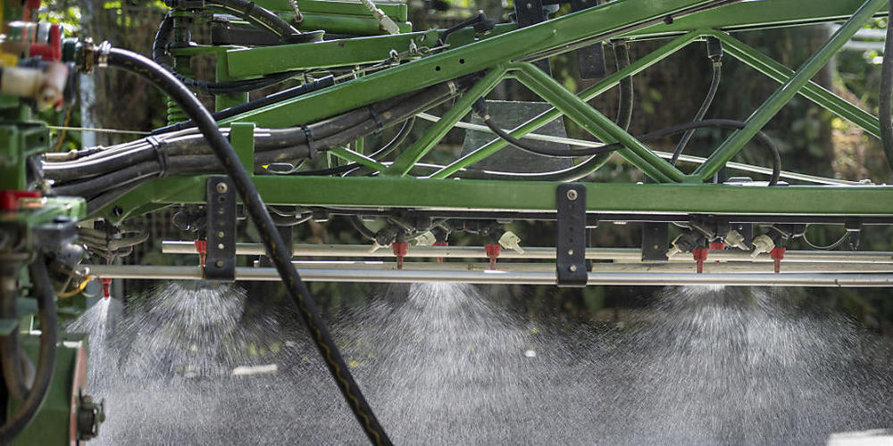 Die Initianten der Pestizidinitiative haben die Abstimmungskampagne für den 13. Juni lanciert. Die Initiative will den Einsatz von synthetischen Pestiziden verbieten. (Symbolbild)