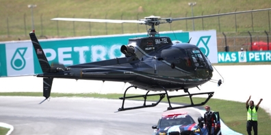 Der 20-jährige Schweizer wird mit dem Helikopter ins Spital nach Kuala Lumpur gebracht.