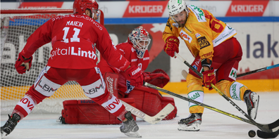 Torhüter Melvin Nyffeler und Fabian Maier (SCRJ) gegen Benjamin Neukom (Langnau), Foto: Thomas Oswald