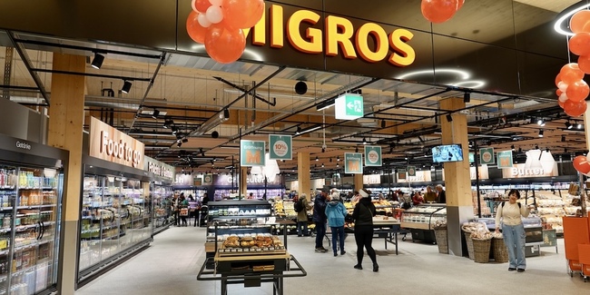 Hell, freundlich und räumlich grosszügig präsentiert sich die neuen Migros im Usserhirschland in Uznach.