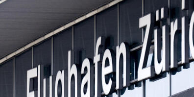 Der Flughafen Zürich muss nicht detailliert offenlegen, welchen Parteien und Organisationen er in den vergangenen Jahren Geld spendete. Der Zürcher Kantonsrat hat einen Vorstoss mit dieser Forderung abgelehnt. (Symbolbild)