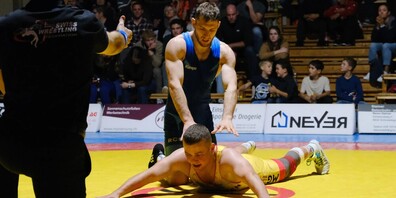 Andreas Vetsch (blau) siegte überlegen mit 16:0 Punkten.