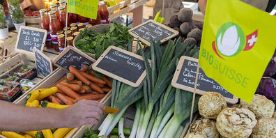 Bio-Lebensmittel sind in der Schweiz immer beliebter. (Archivbild)