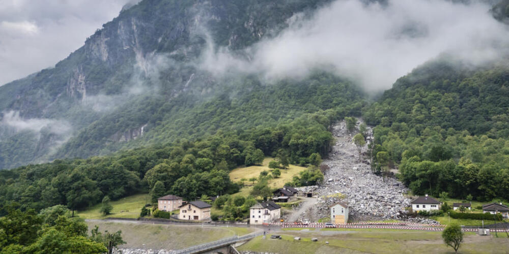 Ein Jahr nach dem verheerenden Unwetter waren die Spuren in Sorte noch deutlich sichtbar. Ein Schutzdamm soll den Weiler künftig schützen. (Archivbild)