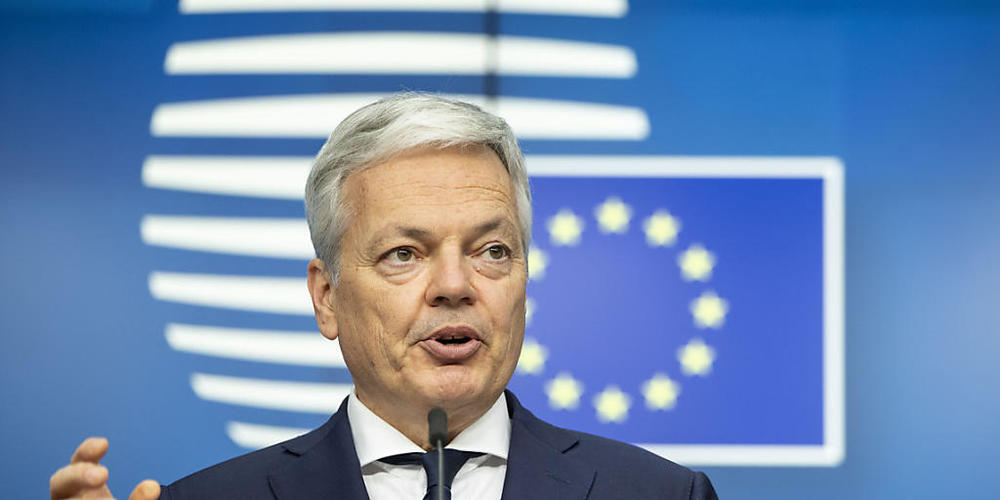 HANDOUT - Didier Reynders, EU-Kommissar für Justiz und Rechtsstaatlichkeit, spricht während einer informellen Videokonferenz der EU-Justizminister. Die Ministerinnen und Minister wollen unter anderem darüber beraten, wie die Vorratsdatenspeicherun...