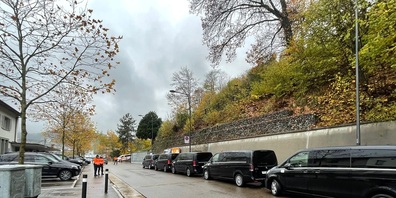 Staatskarossen in grosser Zahl am Bahnhof Uzwil.