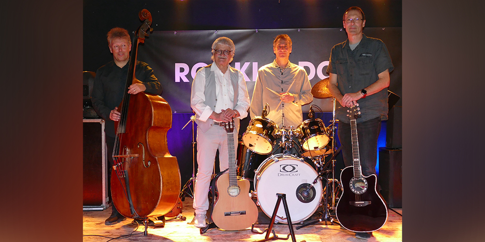 Sorgen für einen heiteren Abend: Das Duo BeDa, verstärkt durch Andi Egert am Kontrabass und Jan Köpfli am Schlagzeug.