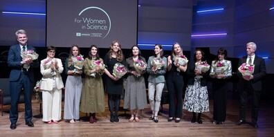 v.l.n.r.: Jean-Christophe Letellier (CEO L'Oréal DACH), Marion Paradas (Botschafterin Frankreichs in der Schweiz und Liechtenstein), Dr. Jana Ordon (Universität Zürich), Dr. Giulia Santoni (EPFL), Dr. Annelies Voordendag (ETH), Dr. Mengyuan Xiao (Universität Genf), Edith Schnapper (Leiterin MINT-Förderung für Jugendliche, SATW), Claire Dieudonné (Country Coordinator & Market Director, L’Oréal Schweiz), Gabriela Tejada (Vizepräsidentin der Schweizerischen UNESCO-Kommission), Chloé Carrière (Luft- und Raumfahrtingenieurin und Influencerin), Prof. Dr. Thomas Zeltner (Präsident der Schweizerischen UNESCO-Kommission)