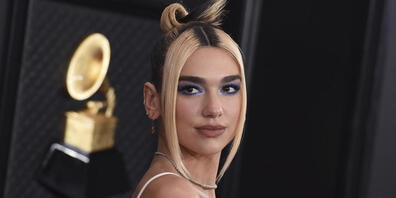 ARCHIV - Dua Lipa ist bei den Brit Awards in drei Kategorien nominiert. Foto: Jordan Strauss/Invision/AP/dpa