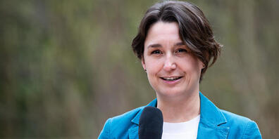 Sandra Detzer, Landesvorsitzende der Grünen in Baden-Württemberg, spricht bei einem Pressestatement über die angefangenen Koalitionsverhandlungen. Foto: Christoph Schmidt/dpa