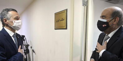 Bundesrat Ignazio Cassis (l.) und Libanons Aussenminister Charbel Wehbe am Donnerstag in Beirut.