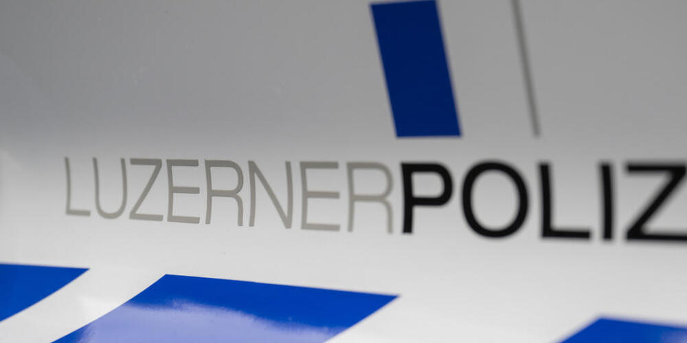 Die Luzerner Polizei ist am Donnerstagmorgen zu einem Auffahrunfall auf der A14 ausgerückt. (Symbolbild)
