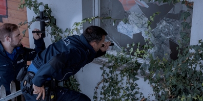 Laut Kapo St.Gallen verschaffte sich die unbekannte Täterschaft gewaltsam durch ein Fenster Zugang zur Wohnung im Mehrfamilienhaus. (Symbolbild)