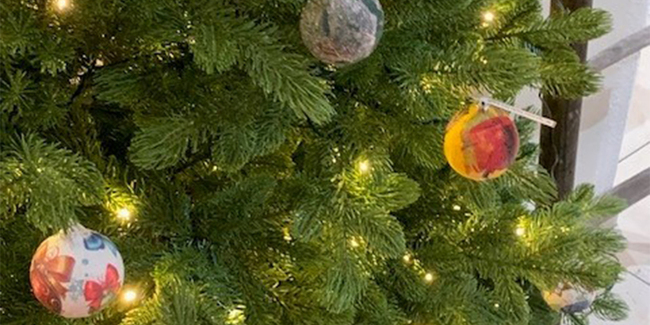 Der Kreisel als «Schwarzes Brett»: Mary Schneider ist an ihrem letzten Arbeitstag vielen Überraschungen begegnet.