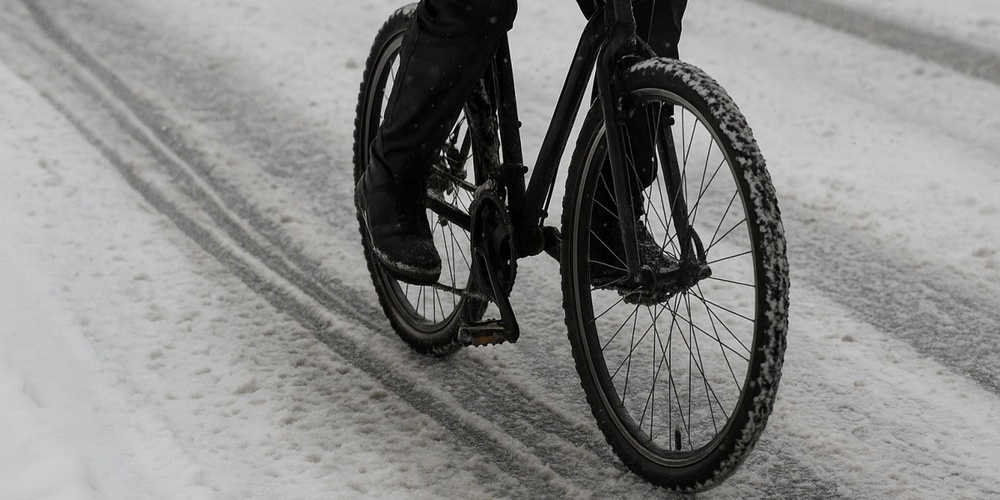 Für Velofahrer, die von der Eishalle Wetzikon nach Hinwil fahren, ist es zuweilen gefährlich. (Symbolbild)
